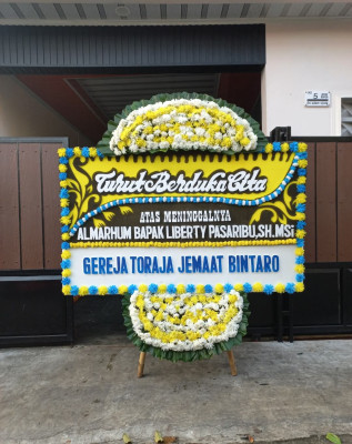 Papan Bunga Duka di Menes