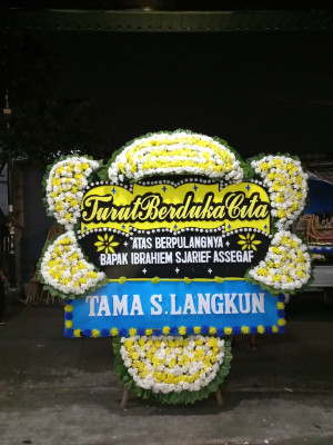 Papan Bunga Duka di Menes