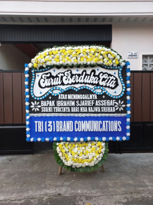 Papan Bunga Duka di Menes